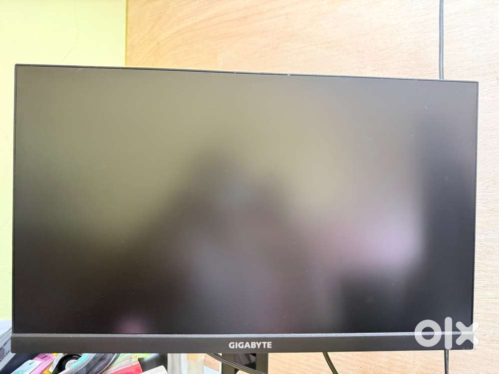 Monitors for sale New condition 5 months old