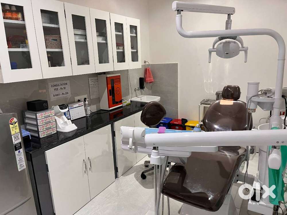 Dental clinic assistant