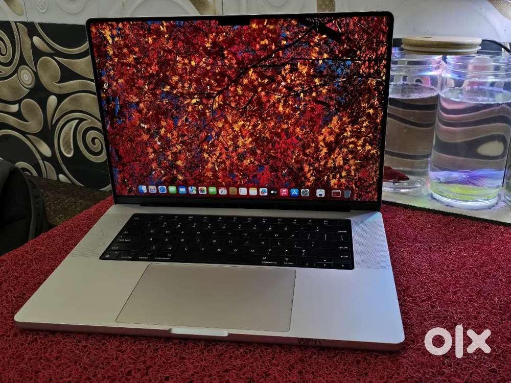 M1 PRO  Apple Macbook 16inch 16gb 512gb SSD  Retina XDR Display