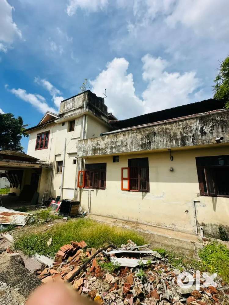 TRADITIONAL HOUSE SALE IN VANCHIYOOR