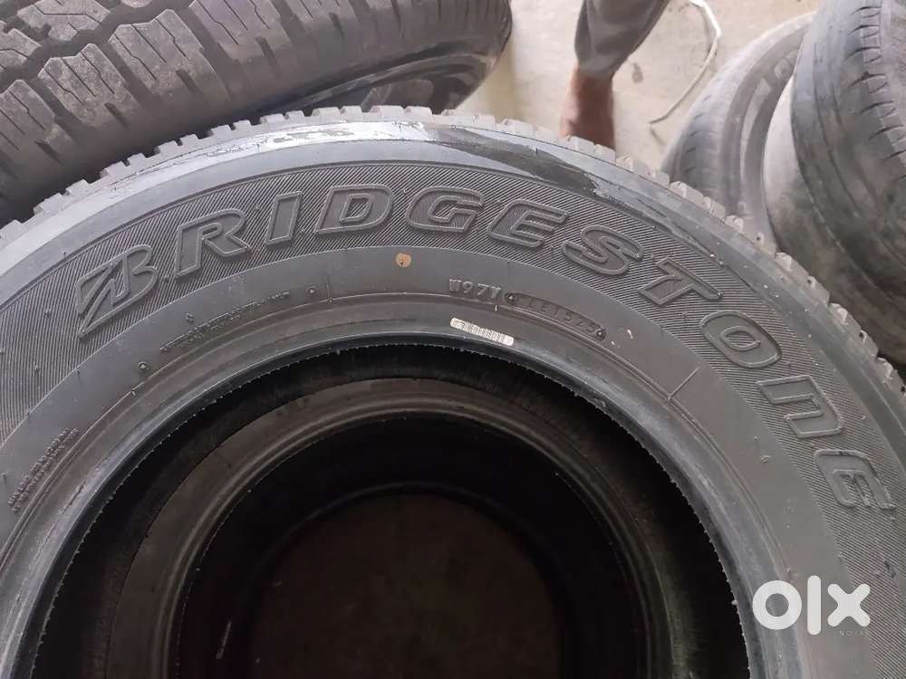 Bridgestone tyre 2025,just 1000 running, tyre size 265/65-17