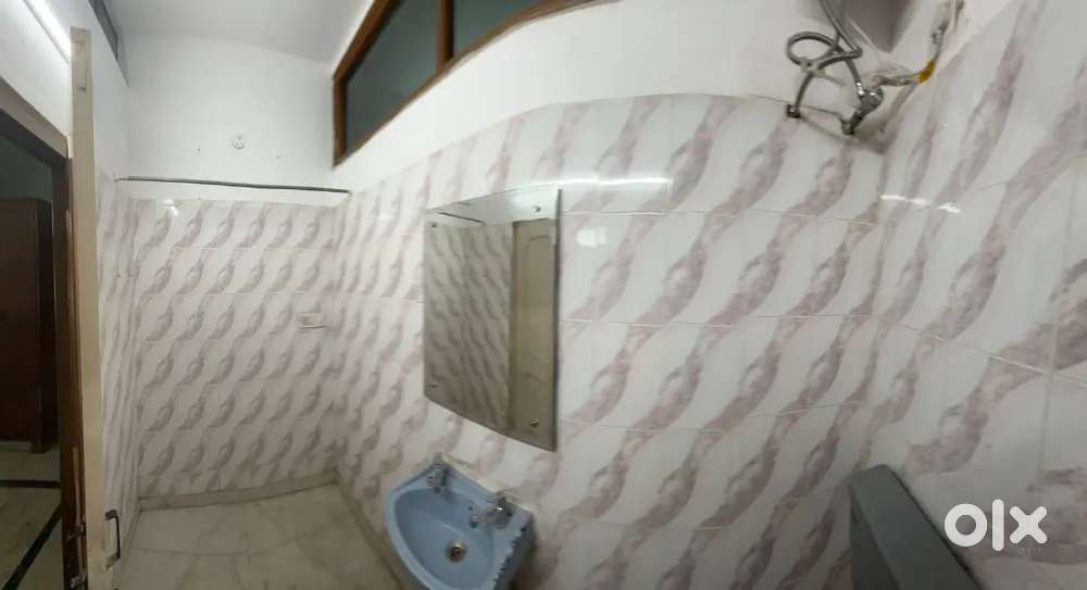 Unfurnished 2 BHK house for rent