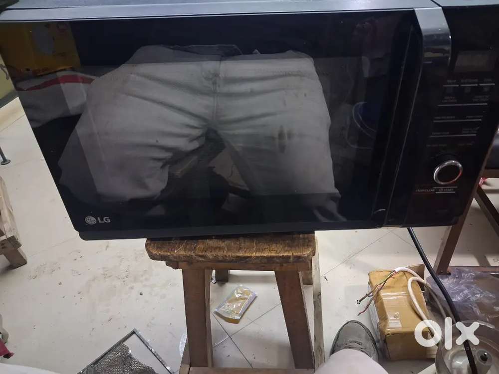 Microwave LG like new condition 4500