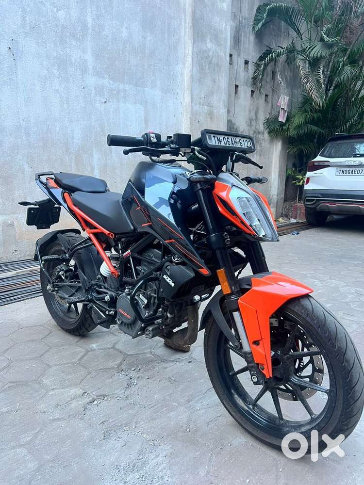 Ktm duke 200 emi options available
