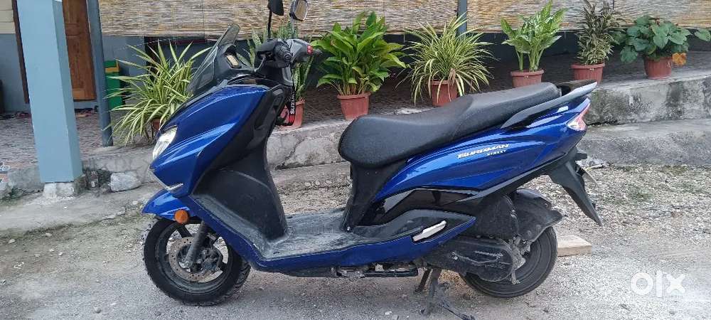 Burgman 125 blue colour