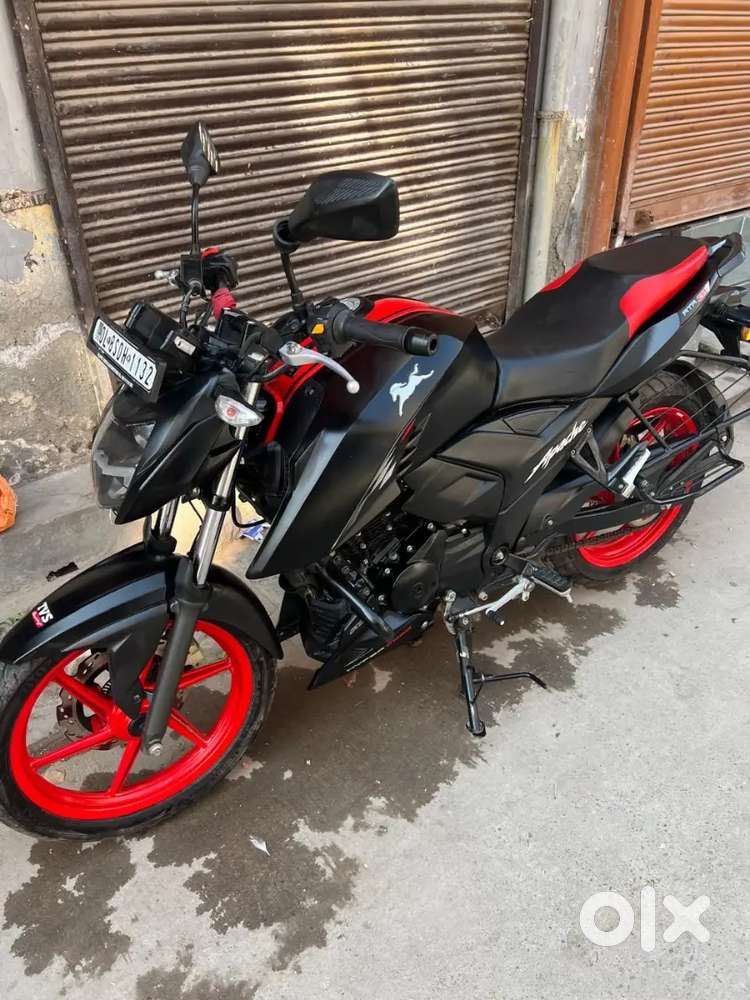 Tvs apache 160 4v matt condition 1st owner all paper ok