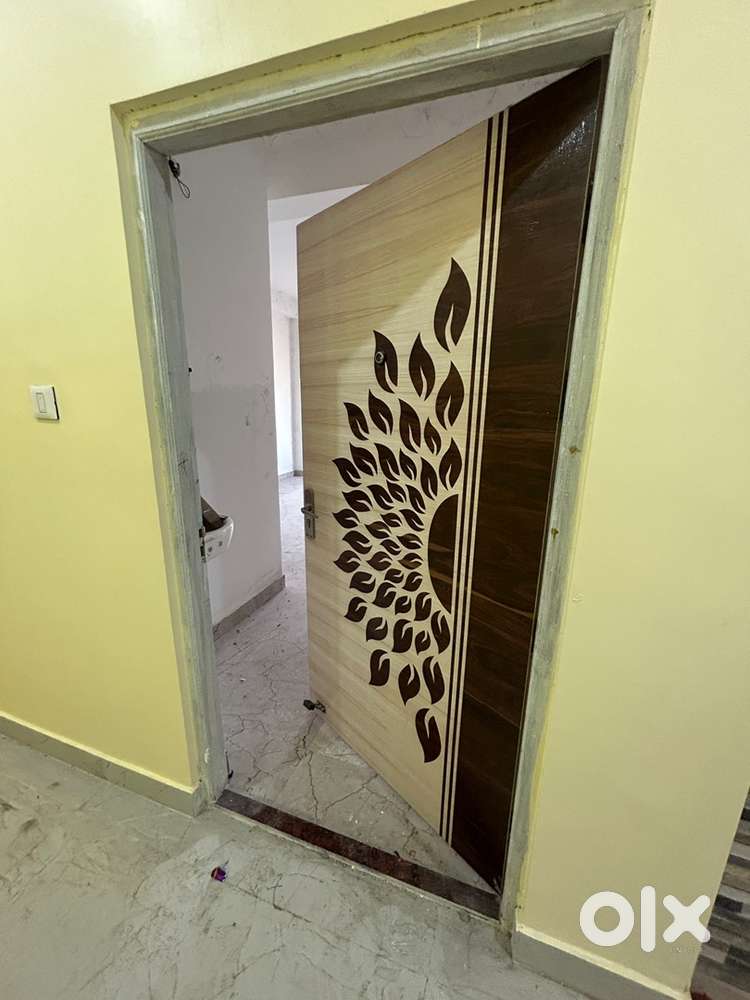 Flat sale bhadreshwar ( hoogly ) near station beside sbi bank