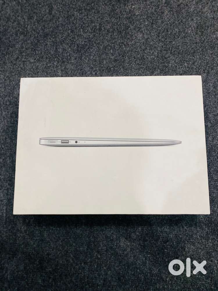 MacBook Air (13-inch, Mid 2012) i5 with box