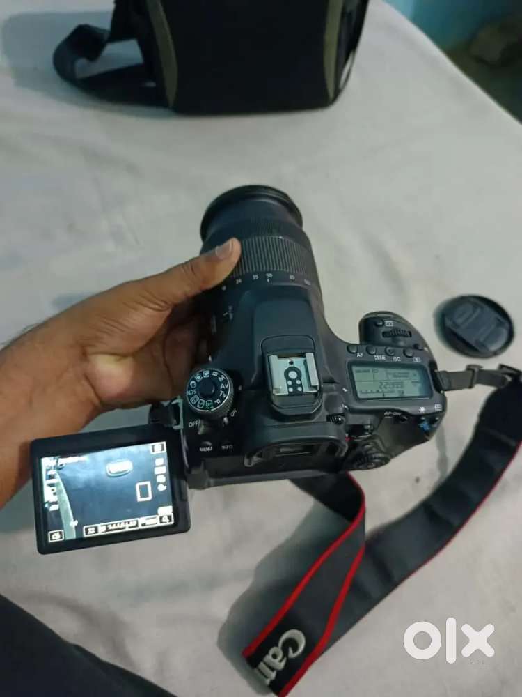 Canon 80D model with all accessories