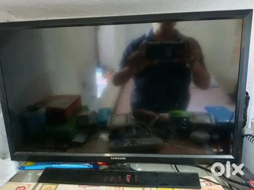 Samsung TV - 59.8 cm