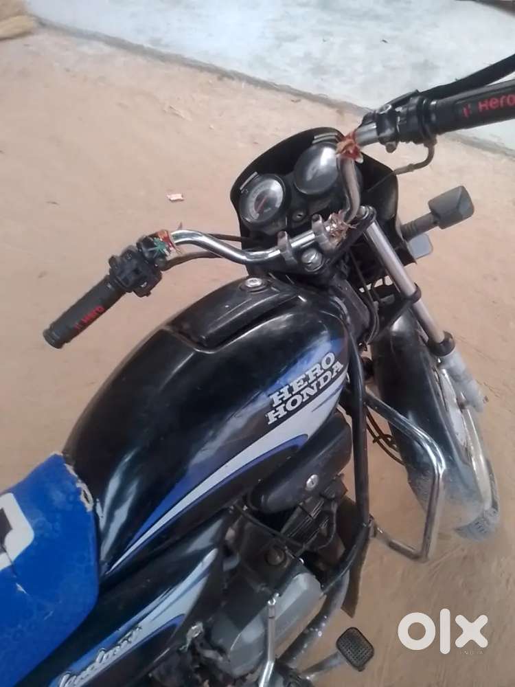 25000 mein bech rahe hain