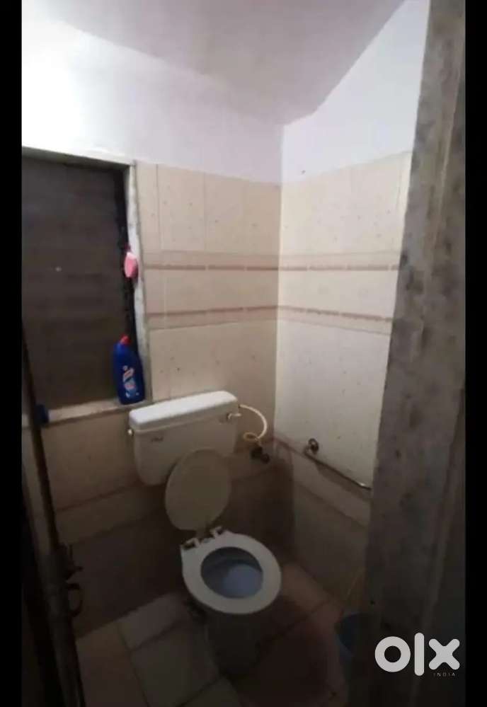 1 Bhk flat at negotiable price for both bachlor and family