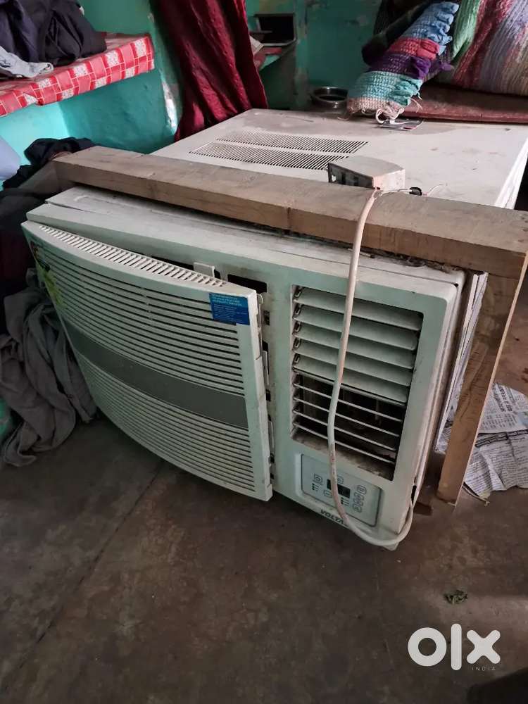 voltas window AC