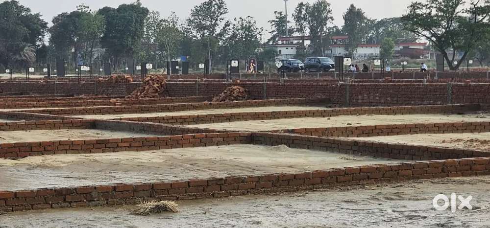 Deoria road Baitalpur market ke pass plot kharide