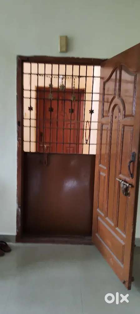 2.5 BHK house very near to Sekaran Mall bus stop on main road