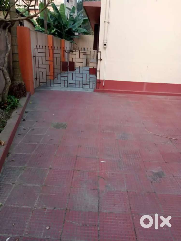 One BHK available for rent. ITS NEAR TO BANDEL RAILWAY STATION