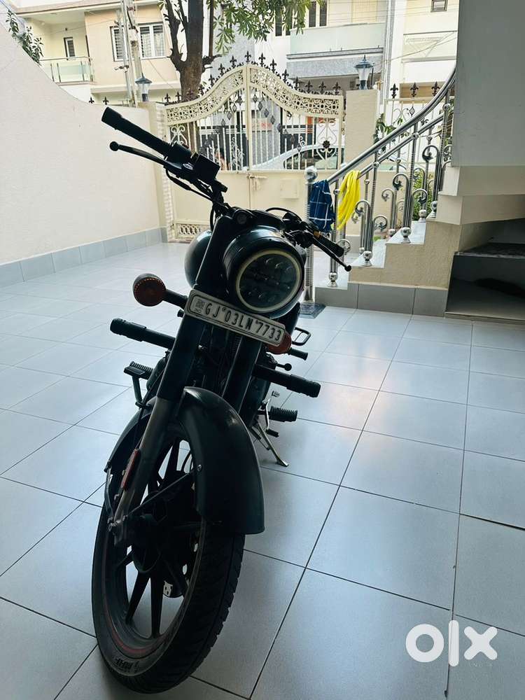 Bullet classic 350 matt black