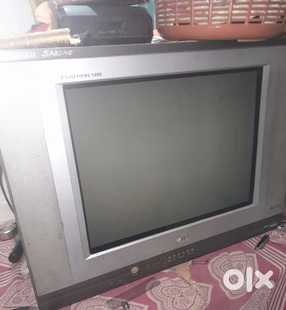 Lg Flatron 1200 TV with golden eye and woofers