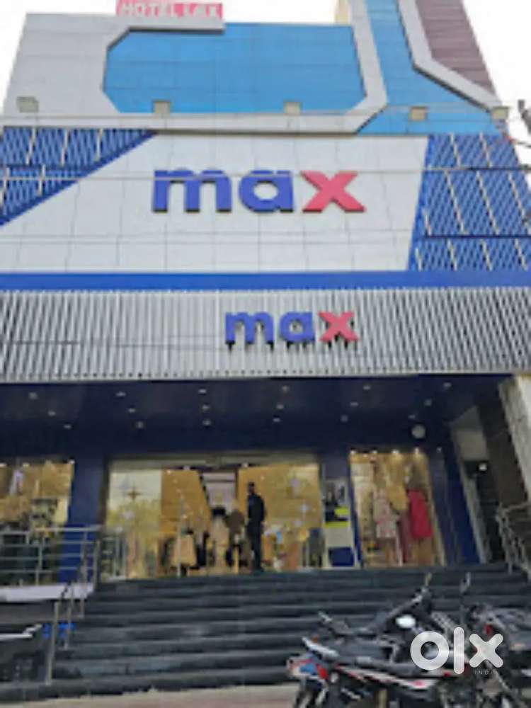 लड़के और लड़कियों की @ MAX STORE लिए जरूरत है ,आप्लाई करे.!!