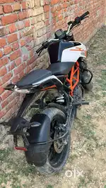 KTM duke 125