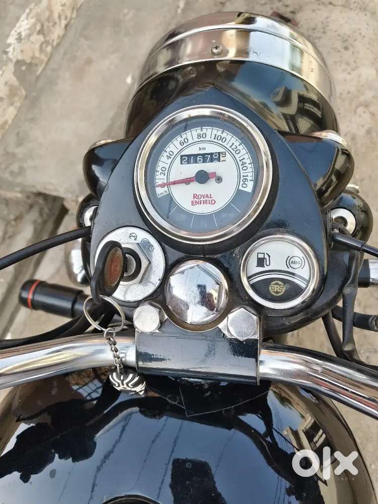 Classic 350 top model dual disk brakes, dual channel ABS, White Alloys