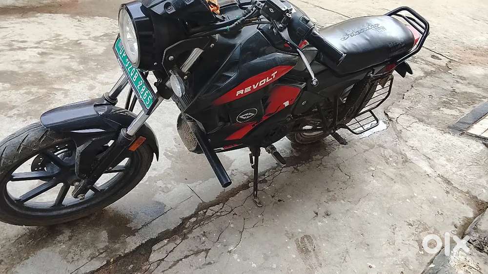 Battery is 100% in good condition all things kar working