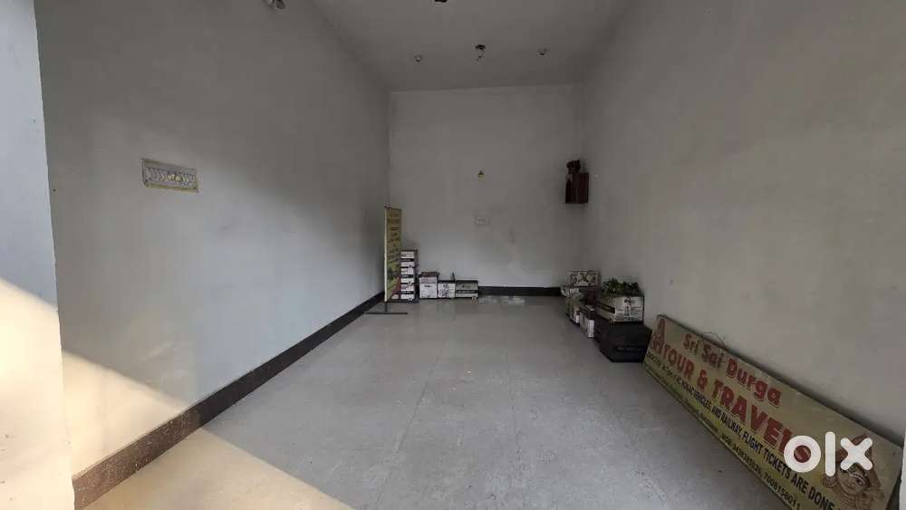 200 sqft area available for rent