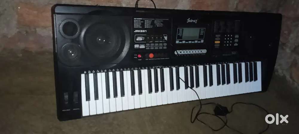 Jrk 681 keyboard 3 mahina purana hai 4500 fix price not negotiable