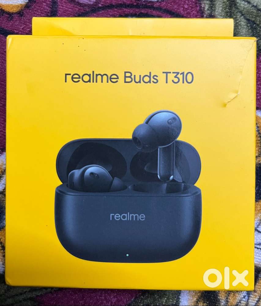 Real me T310 buds charging case