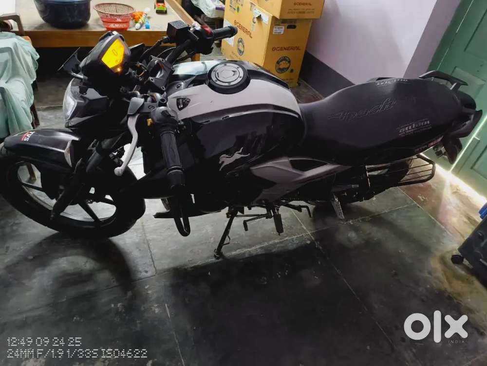 TVs apache 1604v best condition no scratches and colour is black