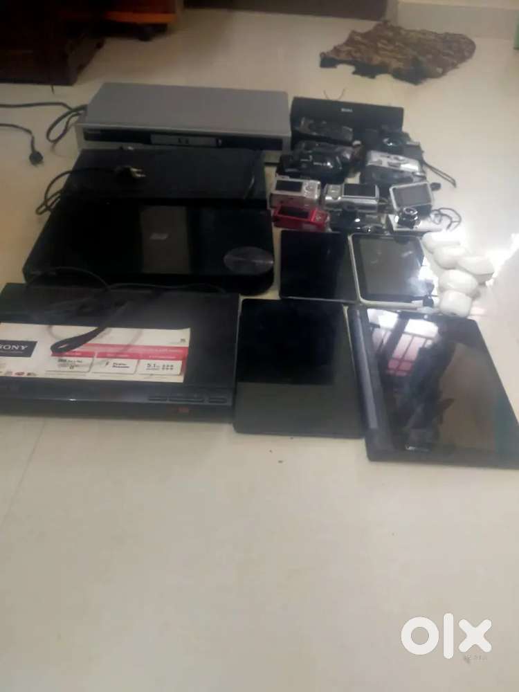 Dvd player, Camera , Tab