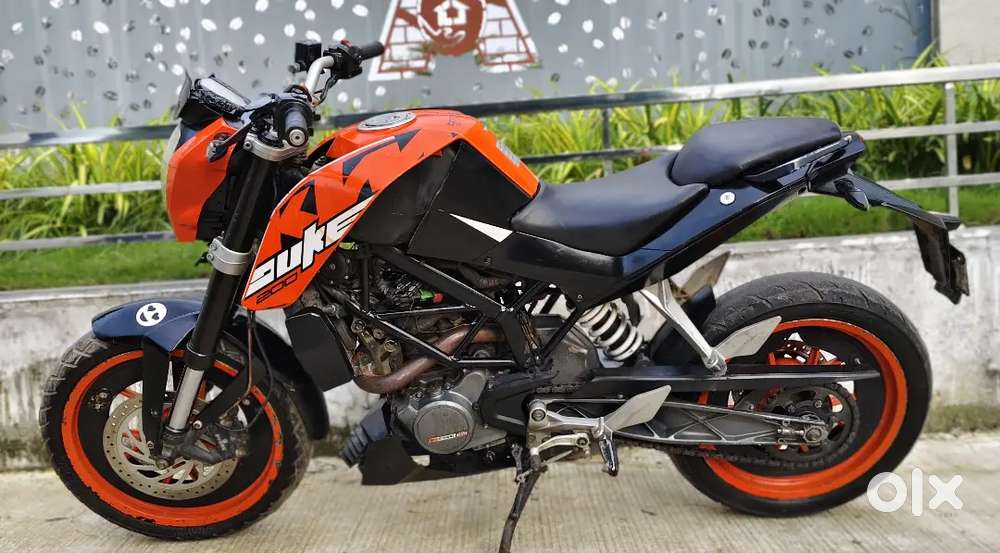 2015-MODEL
KTM DUEK 200
21000 KM. RUNNING 
INSURANCE VALID 
PRICE