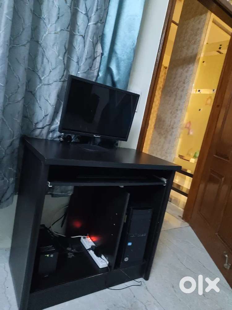 Hp computer with monitor hp cpu hp dell mouse and keyboard