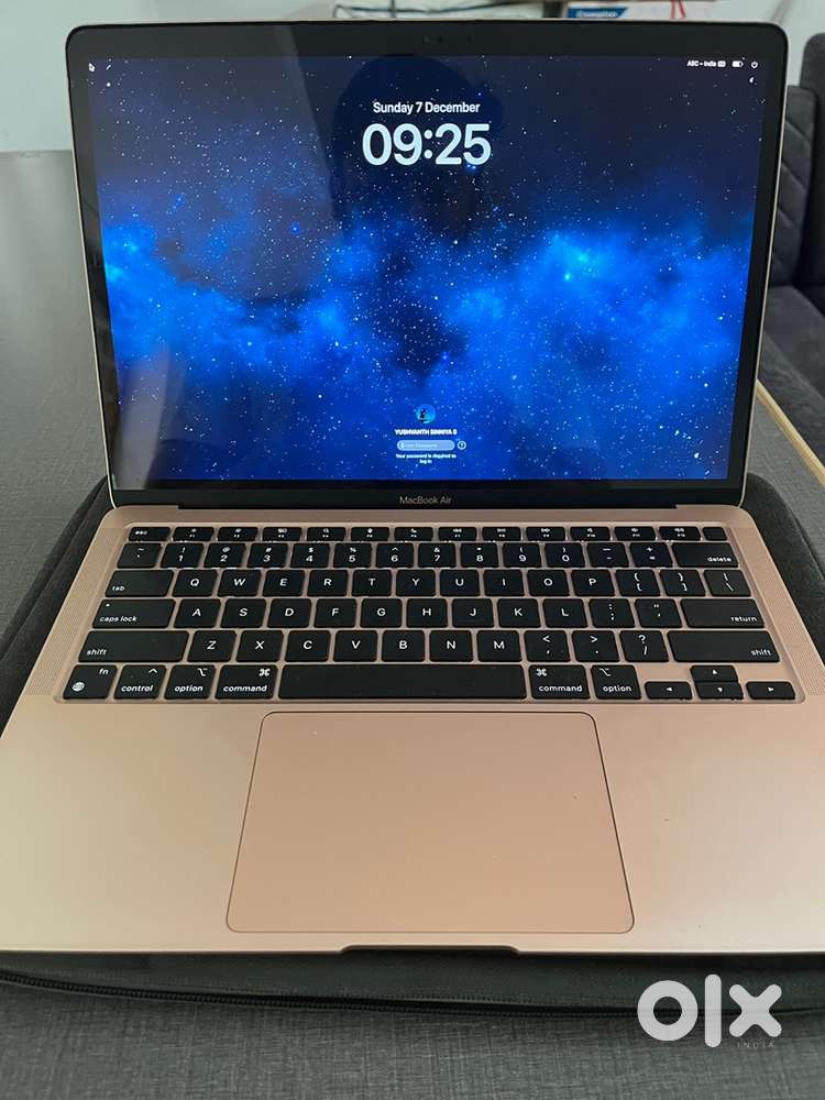 Macbook SUPER CONDITION
