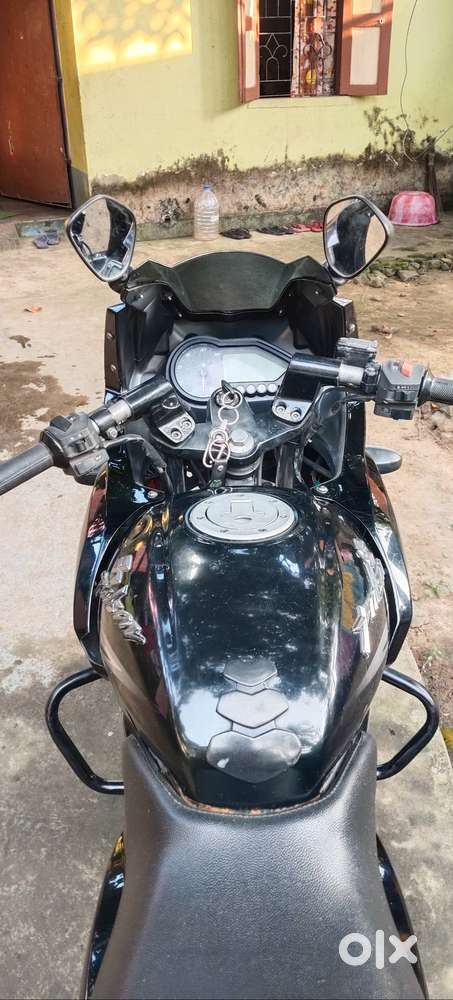 Pulsar 220 DTS-i