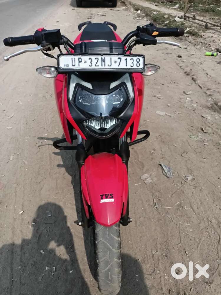 TVS Apache RTR 4v . 2023