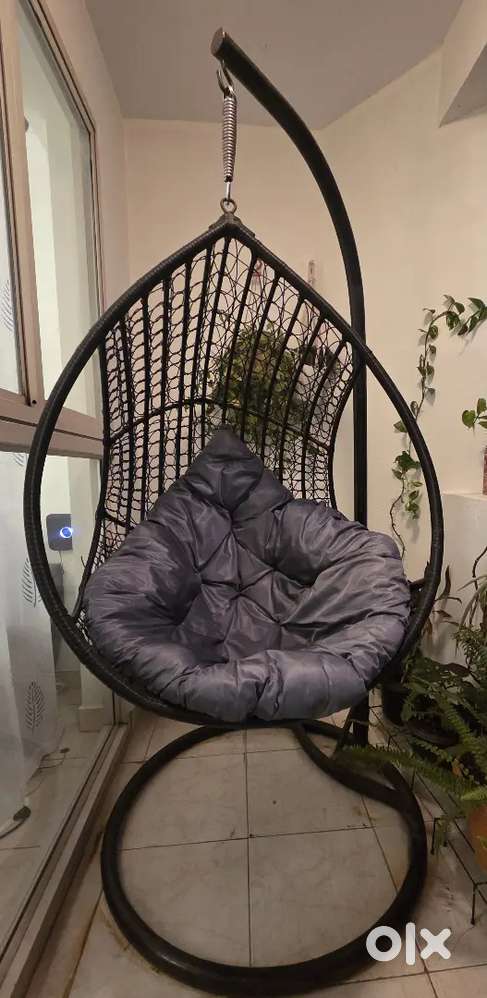 Standing jhoola swing in perfect condition