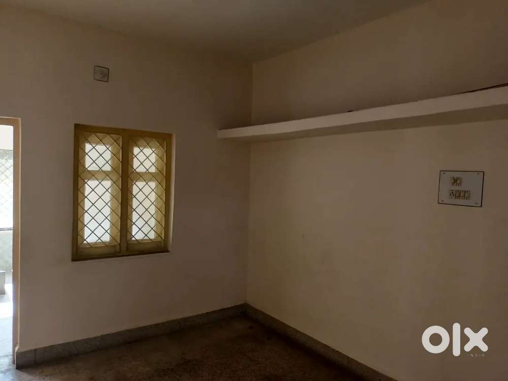 3 bed room for rent at Rachna Colony Gorakshan Road