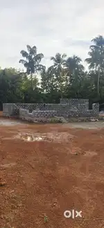 10 to 7 cent House plot for sale in vellikulangara Thrissur
