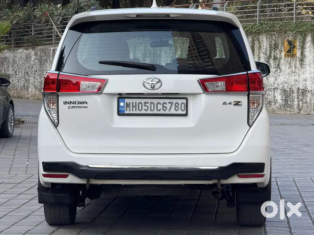 Toyota Innova Crysta 2017 Diesel 117000 Km Driven