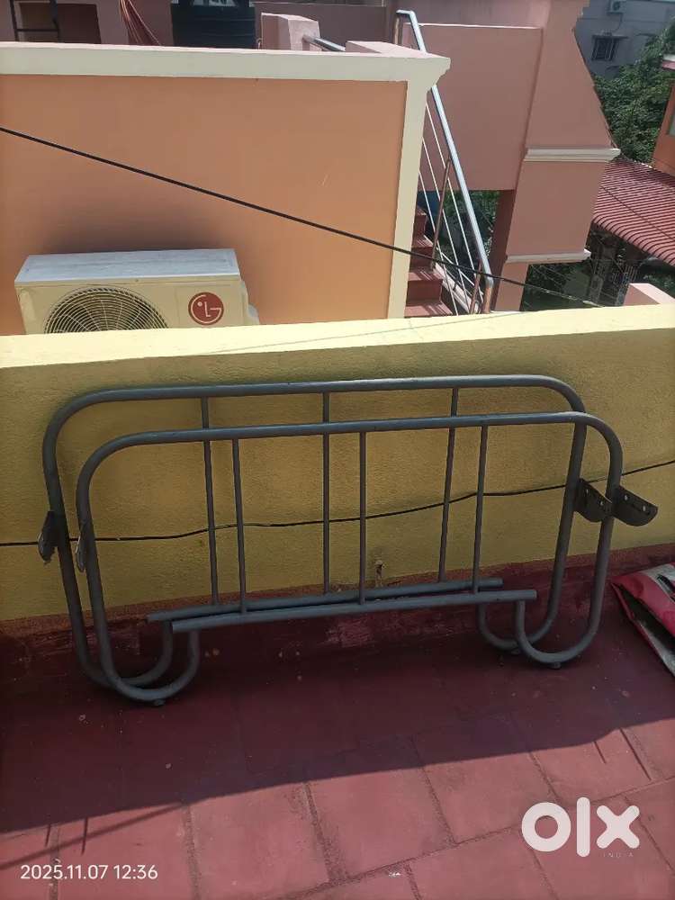 Steel kattul 2 people sleeping spcae