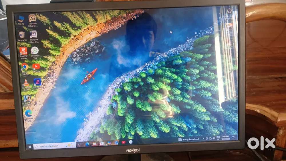 Frontech monitor good condition with two speaker