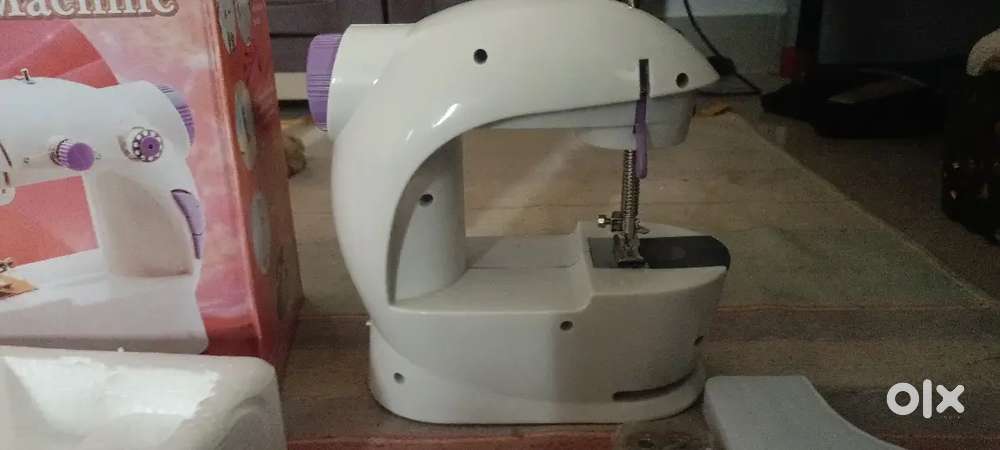 Brand New Mini Sewing Machine