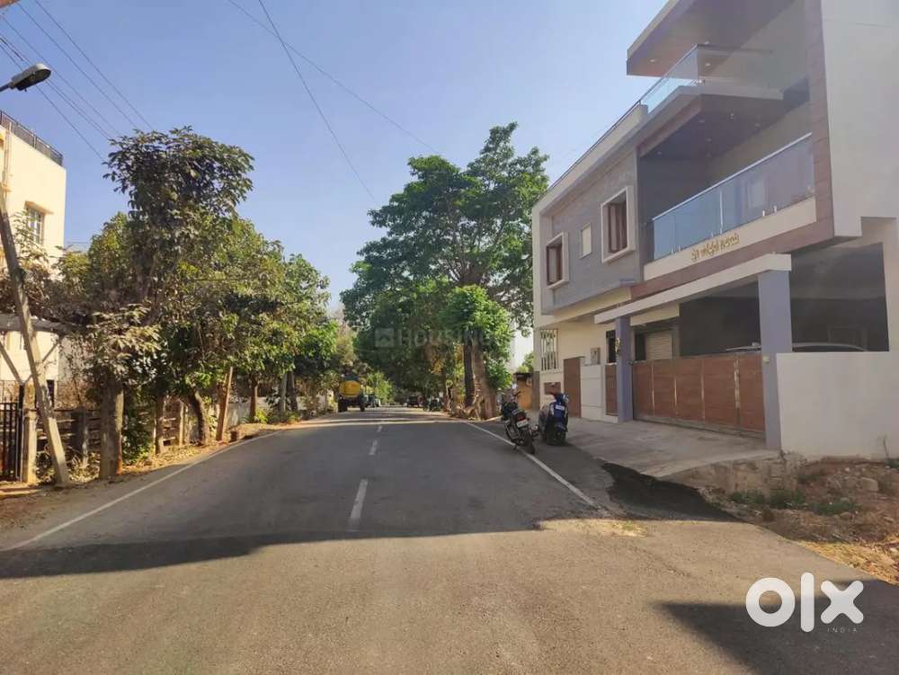 We have 100 sqyd to 1500 sqyd JDA approved plots available