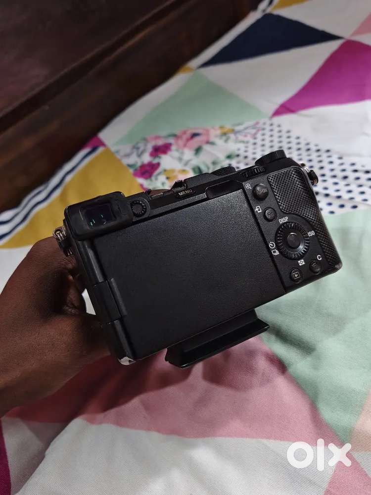 Sony A7C  .