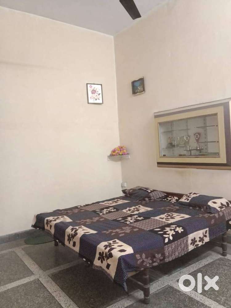 Fully furnished apartment available for trainee and working people.