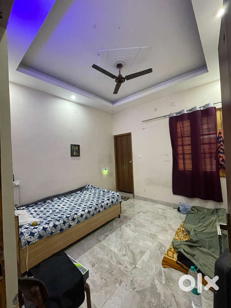 one room available in 2bhk flat
