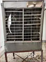 Cooler with stand