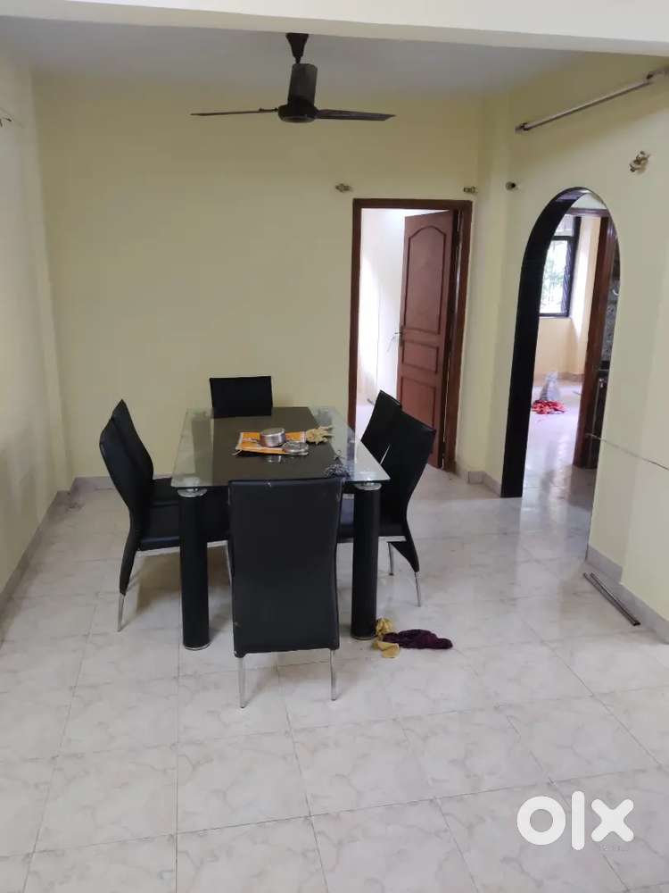 Spacious 3 bhk apartment reputed building rental Available prime