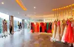 Front office staff @ boutique
